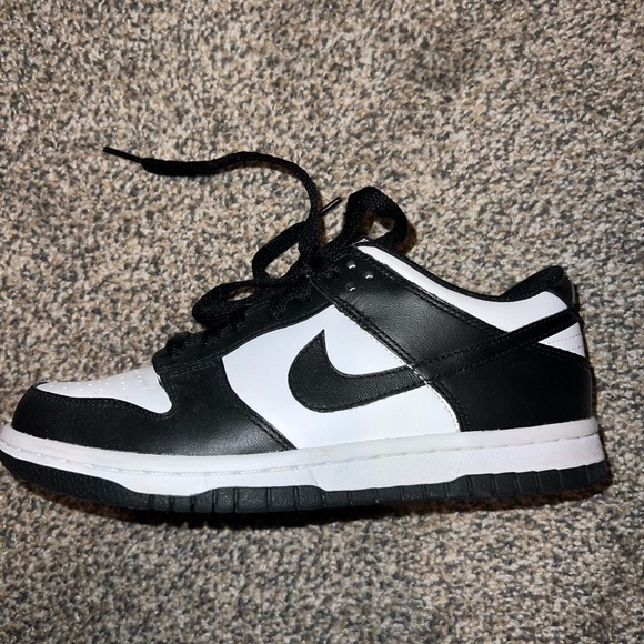 Nike Dunk Panda - youth 4.5 or women’s 6 - Picture 2 of 6